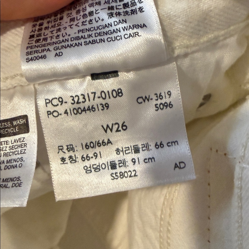 Levi’s 501 white denim Shorts - Picture 10 of 13